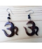 Boucles d’ oreilles OM bois