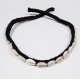 Collier africain 22 cauris cordelette coton